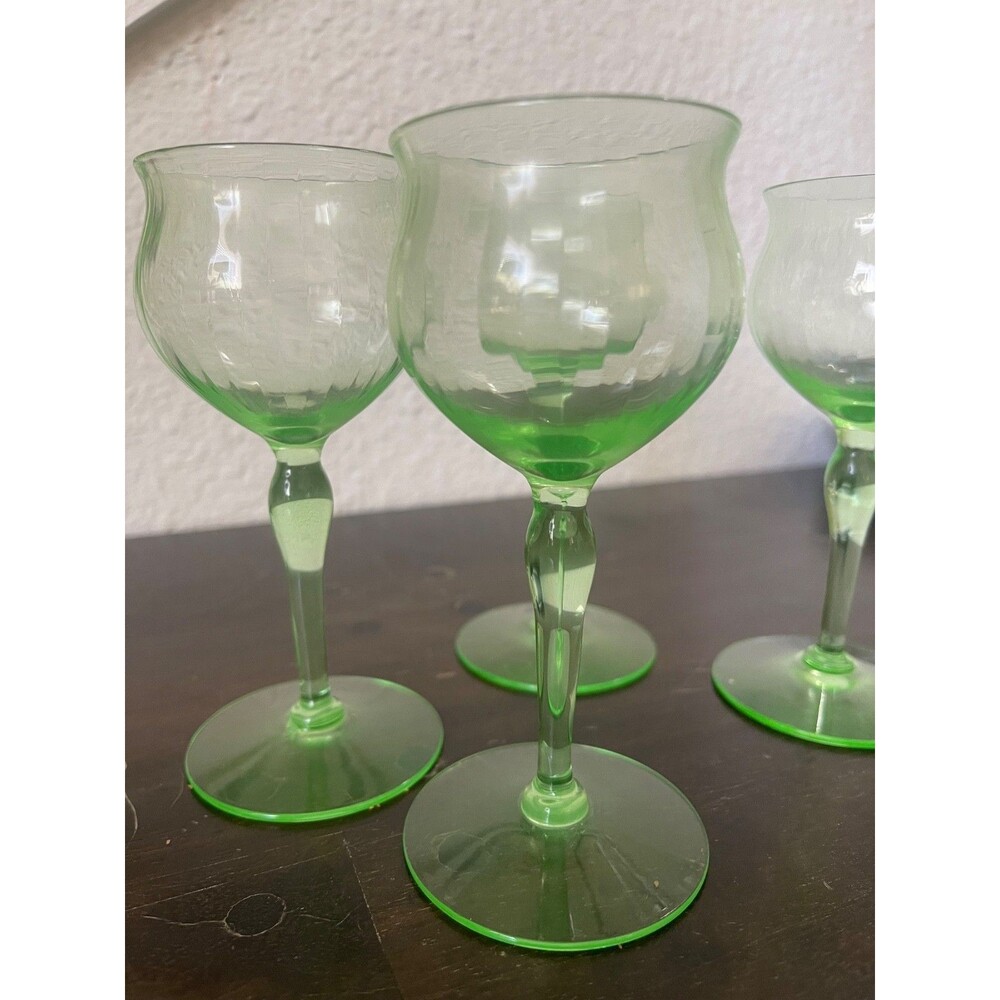 Set of 4 Vintage Green Uranium Glass Stem Wine/Cordial Glasses
